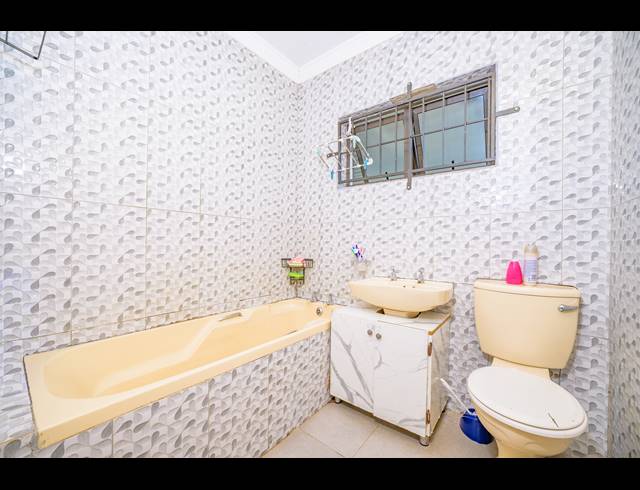 3 BEDROOM SECTIONAL TITLE FOR SALE IN BELLAIR